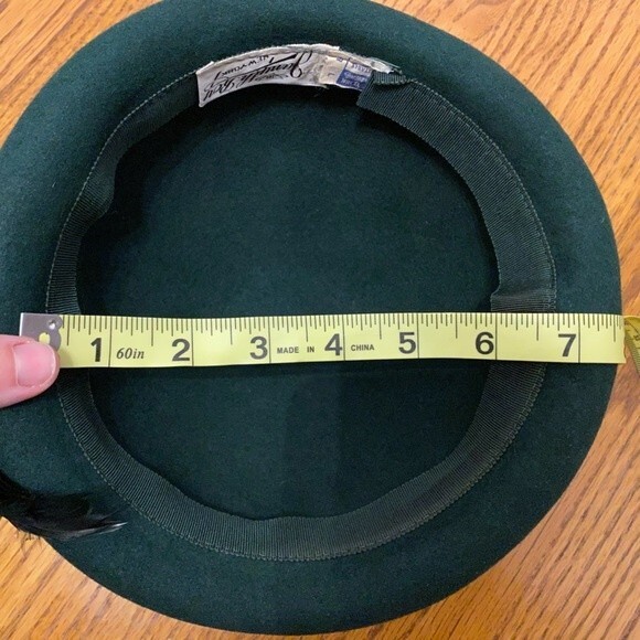 Janyth Roy 1950s Vintage Wool Felt Emerald Green Rolled Bowler Feather Half Hat - Picture 12 of 13